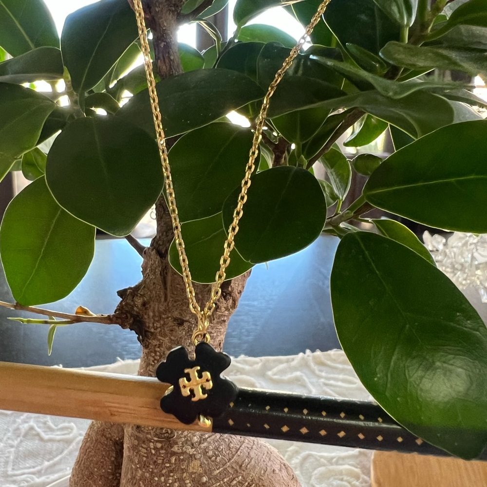 Tory Burch Kira Enamel Flower Pendant Necklace.